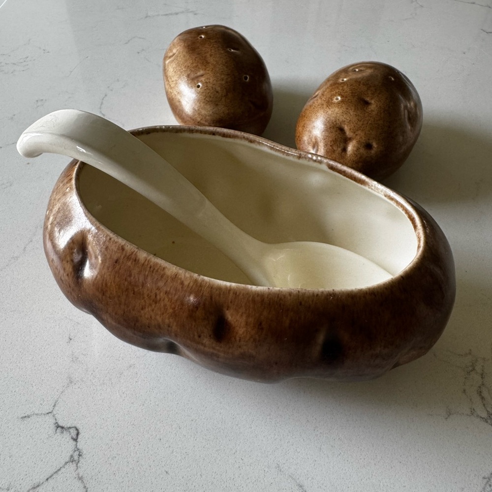 Vintage Potato Shaped Ceramic Salt & Pepper Shaker with Ceramic serving bowl